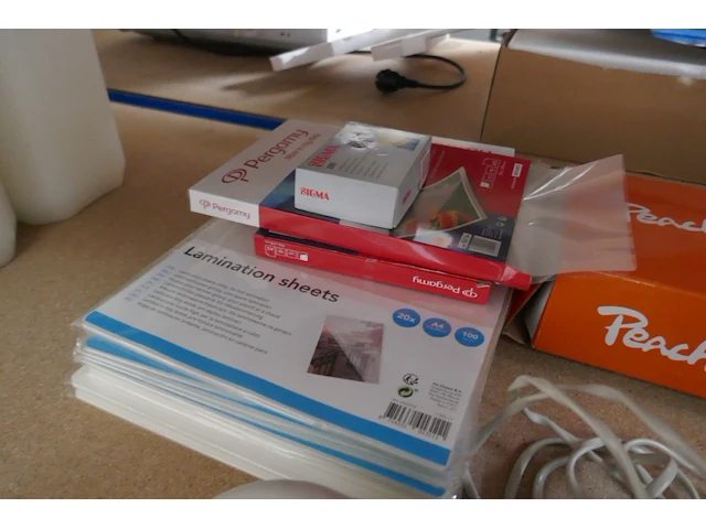 Bureaumateriaal - afbeelding 2 van  4