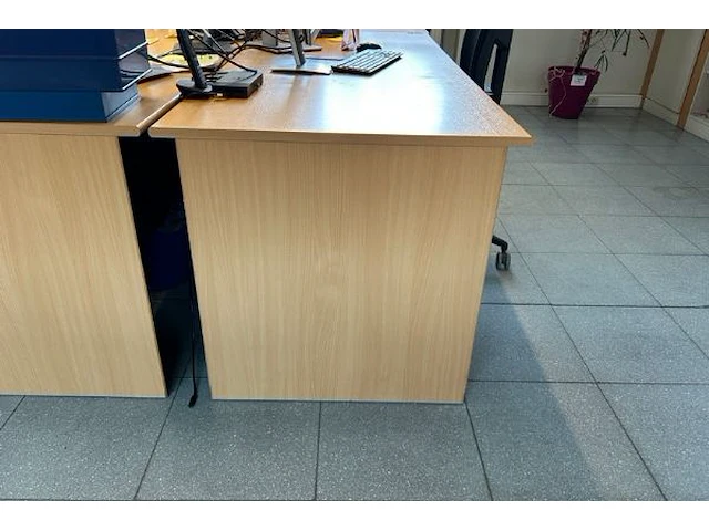 Bureaumeubelen - afbeelding 2 van  8