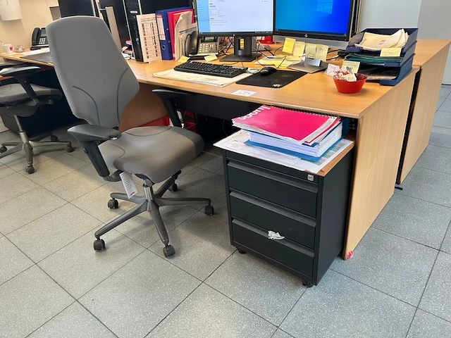 Bureaumeubelen - afbeelding 1 van  8