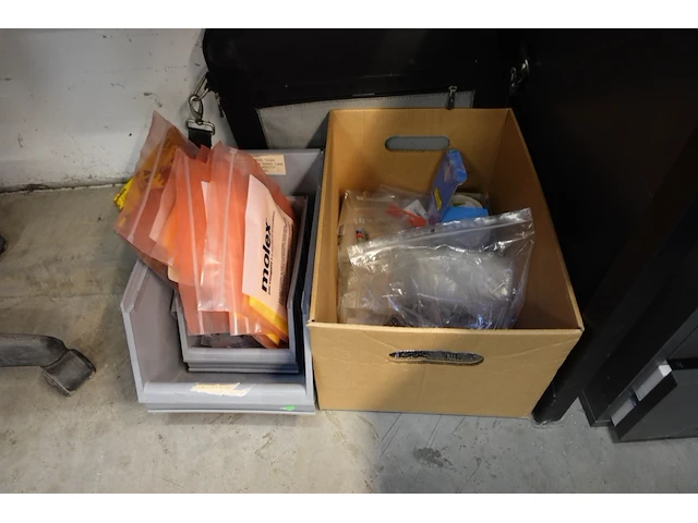 Bureauopstelling + toebehoren - afbeelding 3 van  8