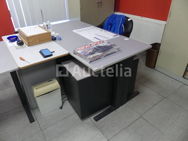 Bureaus en tafels set - afbeelding 5 van  7
