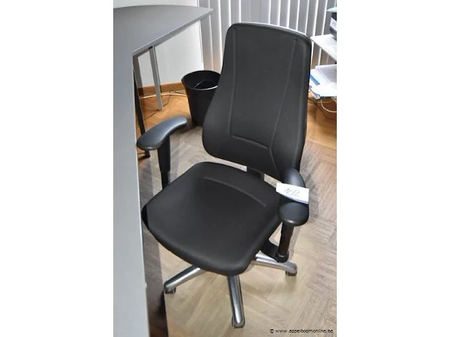 Bureaustoel (staande op eerste verdieping) - afbeelding 1 van  1
