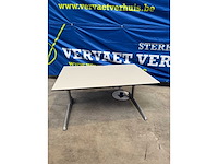 Bureautafel ahrend (3x) - afbeelding 1 van  3