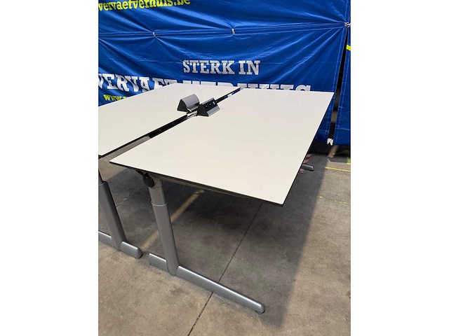 Bureautafel ahrend + stekkerblok (2x) - afbeelding 2 van  4