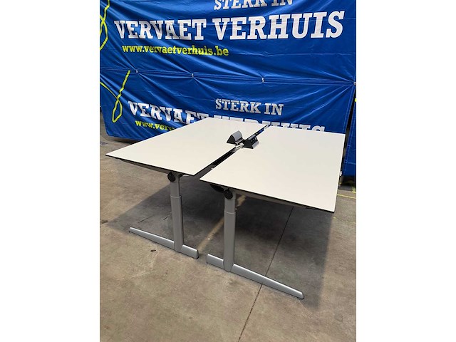 Bureautafel ahrend + stekkerblok (2x) - afbeelding 1 van  4