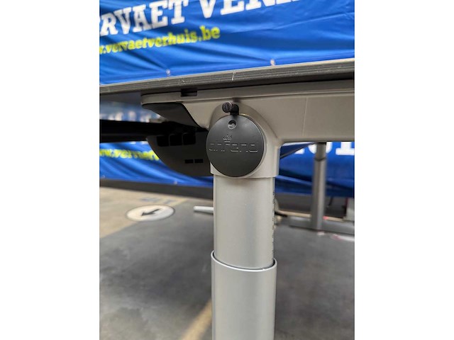 Bureautafel ahrend + stekkerblok (2x) - afbeelding 4 van  4