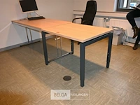 Bureautafel + bruine stoel - afbeelding 1 van  4
