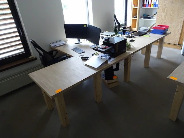 Bureautafel in hout - afbeelding 2 van  2