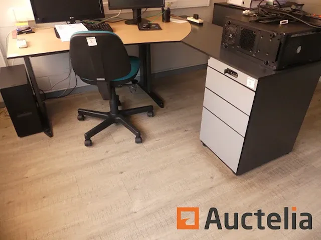 Bureautafel in l bulo - afbeelding 5 van  11