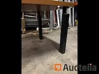 Bureautafel metaal stand