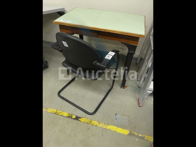 Bureautafel + stoel met armleuningen - afbeelding 1 van  6