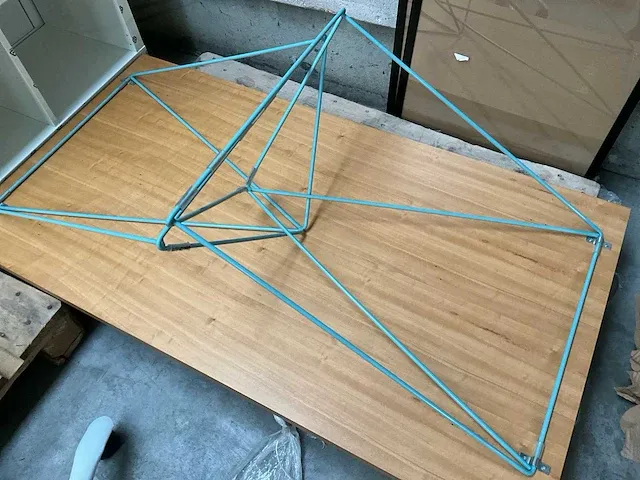 Bureautafel + stoelen - afbeelding 8 van  8
