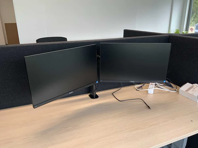 Bureautafel - afbeelding 6 van  8
