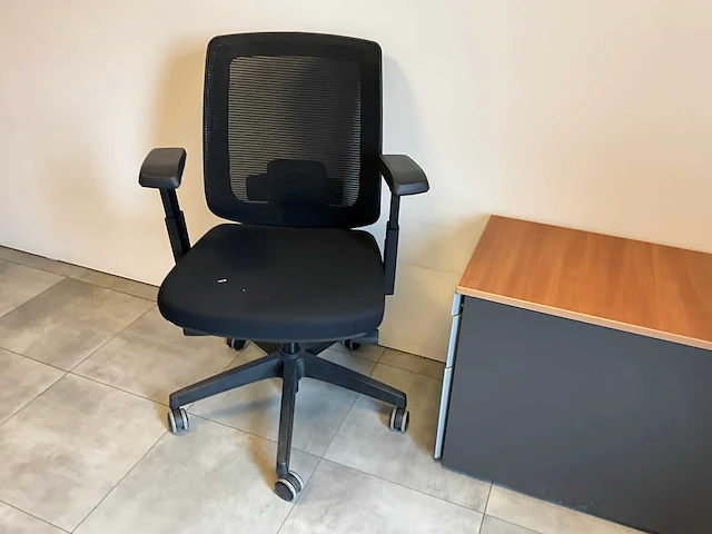 Bureautafel - afbeelding 5 van  9