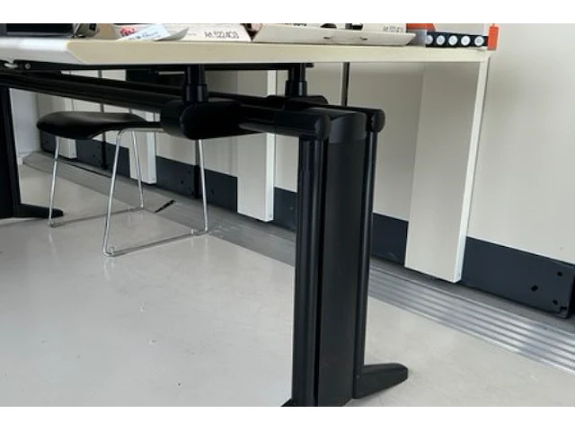 Bureautafel - afbeelding 2 van  7