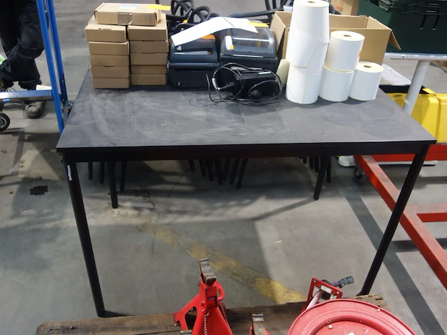 Bureautafel - afbeelding 1 van  2