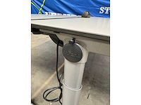 Bureautafels waaronder 1 met stekkerblok (2x) - afbeelding 4 van  4