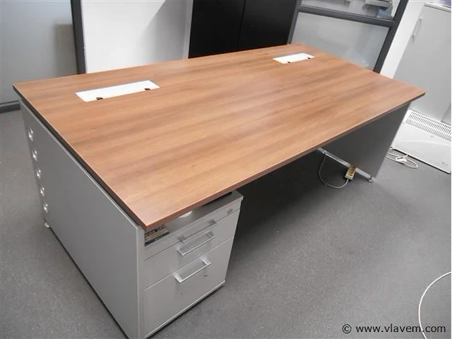 Bureel formica 200x100x74 incl 2 ladenblok - afbeelding 1 van  3