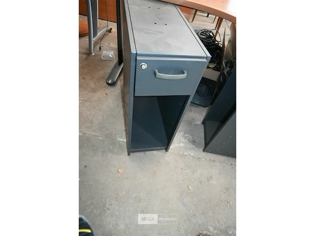 Bureel met ladeblok - afbeelding 3 van  3