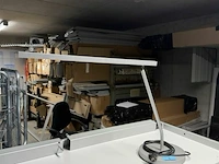 Bureellamp u-line designed bij maarten van serveren