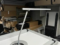 Bureellamp u-line designed bij maarten van serveren - afbeelding 2 van  2