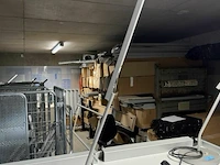 Bureellamp u-line designed bij maarten van serveren - afbeelding 2 van  2