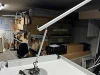 Bureellamp u-line designed bij maarten van serveren - afbeelding 1 van  1