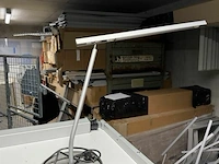 Bureellamp u-line designed bij maarten van serveren - afbeelding 1 van  1