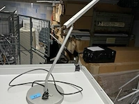 Bureellamp u-line designed bij maarten van serveren - afbeelding 1 van  1