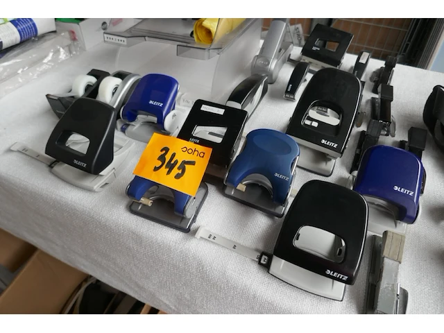Bureelmateriaal deel 1 - afbeelding 2 van  5