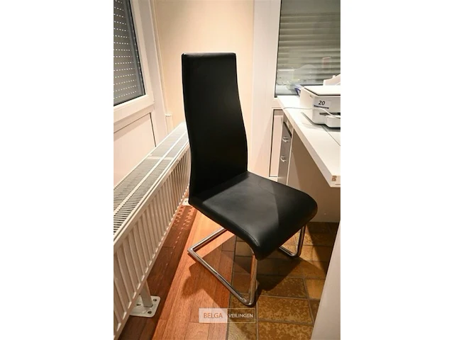Bureeltafel en divers bureelgerief - afbeelding 7 van  8
