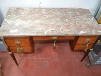 Bureeltje louis xvi marmeren blad 5 laden , stoel met armleuning louis xvi stoffen zit en rug - afbeelding 4 van  9