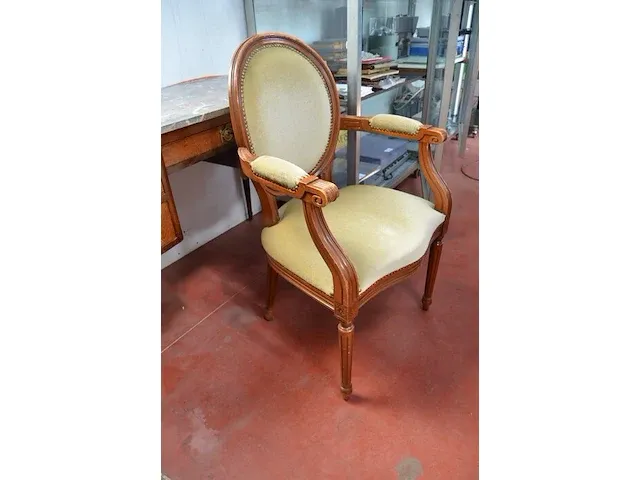 Bureeltje louis xvi marmeren blad 5 laden , stoel met armleuning louis xvi stoffen zit en rug - afbeelding 9 van  9