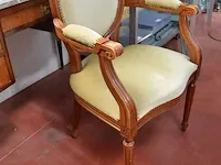 Bureeltje louis xvi marmeren blad 5 laden , stoel met armleuning louis xvi stoffen zit en rug - afbeelding 9 van  9