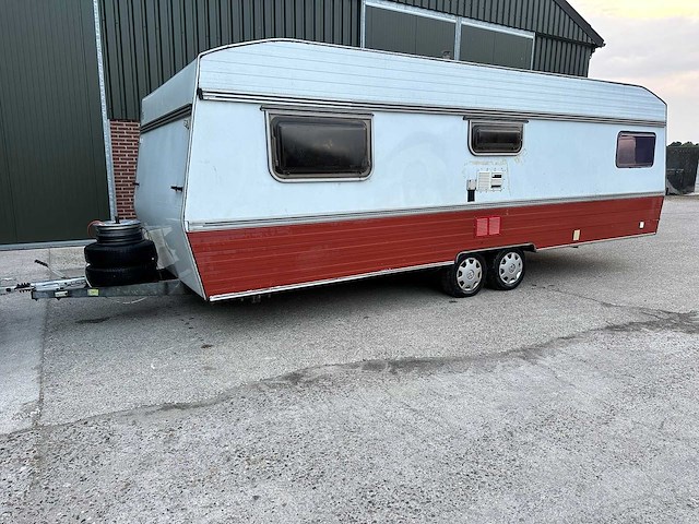 Burstner - 680 - caravan - afbeelding 25 van  29