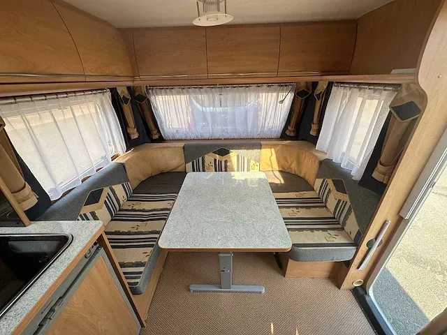 Burstner - ventana - caravan - afbeelding 16 van  18