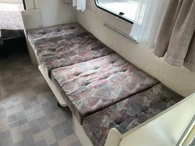 Bürstner 4903tm caravan - afbeelding 2 van  16