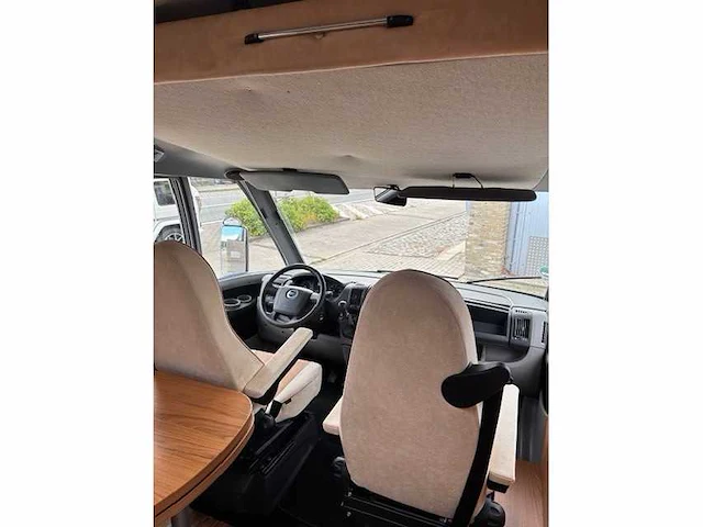 Burstner gmbh 1684 - 2030 - campervan - afbeelding 2 van  37