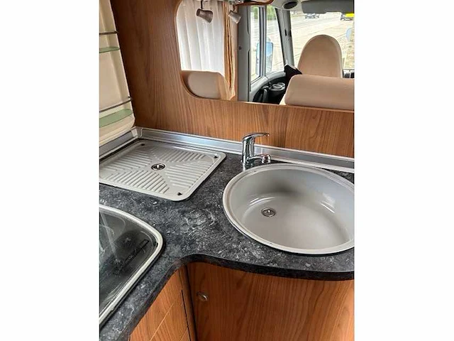 Burstner gmbh 1684 - 2030 - campervan - afbeelding 15 van  37