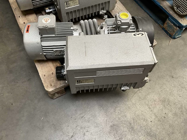 Busch rc 0100 e 503 vacuümpomp - afbeelding 1 van  6