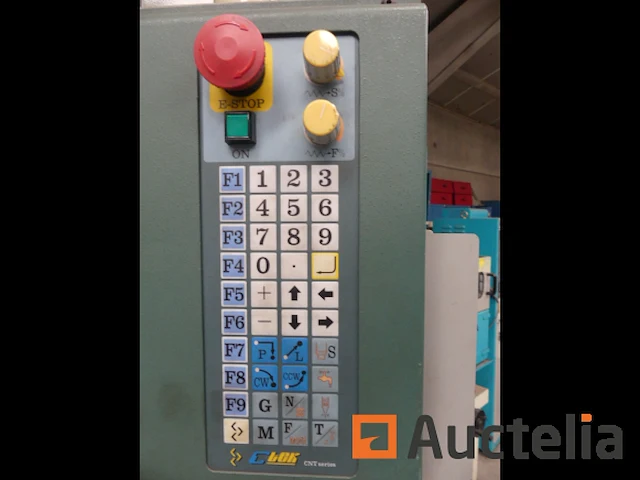 C-tek km-80d cnc verticale freesmachine - afbeelding 12 van  16