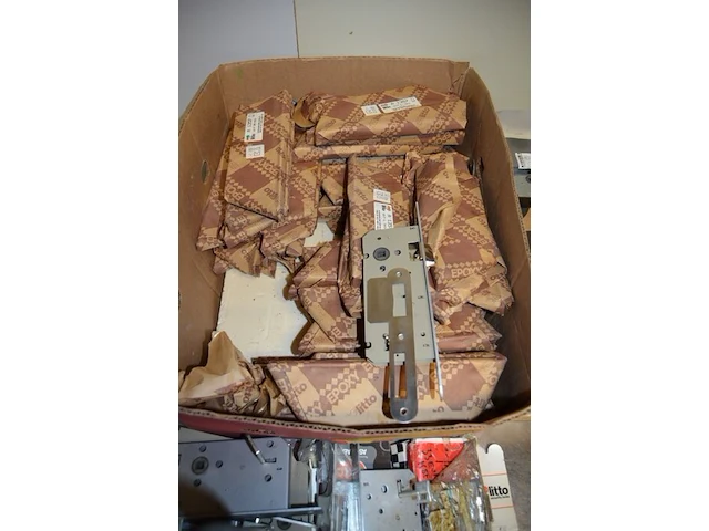 Ca. 100 binnenwerken voor deuren - afbeelding 5 van  8