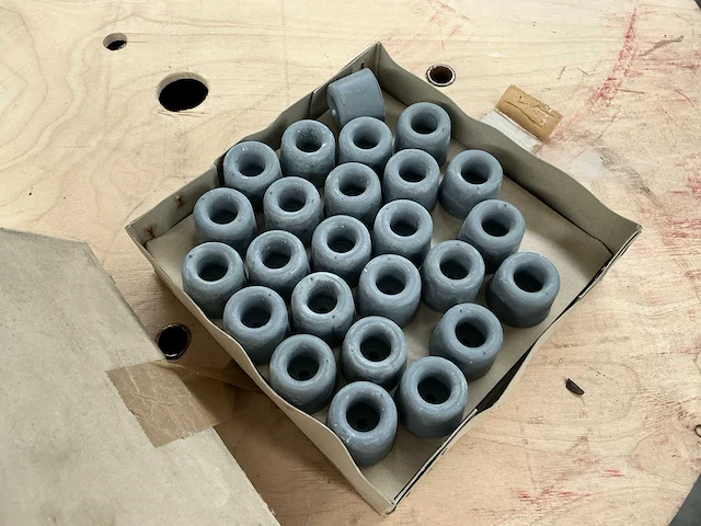 Ca. 1000 rubberen voetsteuntjes - afbeelding 1 van  5