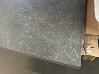 Ca. 13.3m2 granieten tegels dado qua(60x60) - afbeelding 2 van  4