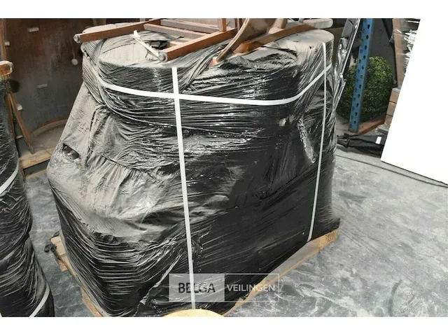 Ca. 16 boomstamzitjes ca. 45 cm hoog diverse doormeters - afbeelding 4 van  4