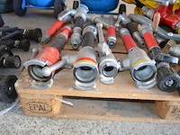 Ca. 16 stuks lansen en verdeelstukken, 3 x lamp met lader, 2 x lamp met kegel, werklamp - afbeelding 2 van  10