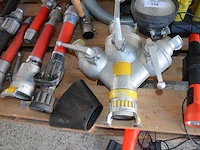 Ca. 16 stuks lansen en verdeelstukken, 3 x lamp met lader, 2 x lamp met kegel, werklamp - afbeelding 7 van  10