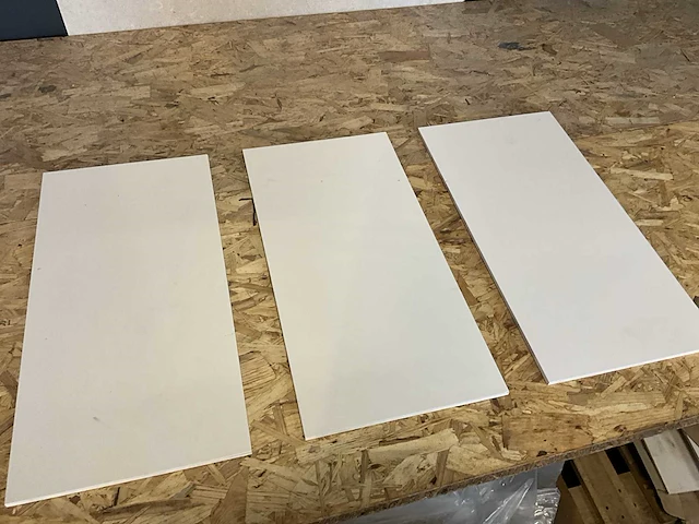 Ca. 17 m2 diverse keramische tegels (29x59) - afbeelding 1 van  6