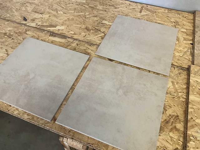 Ca. 17 m2 keramische tegels dura (45x45) - afbeelding 1 van  6