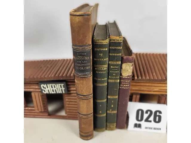 Ca 1870 vier boeken in leer thema geschiedennis - afbeelding 1 van  5